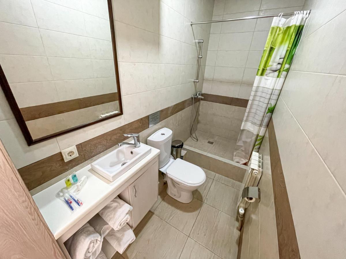 Resident Hotel Kaszkeleng Kültér fotó