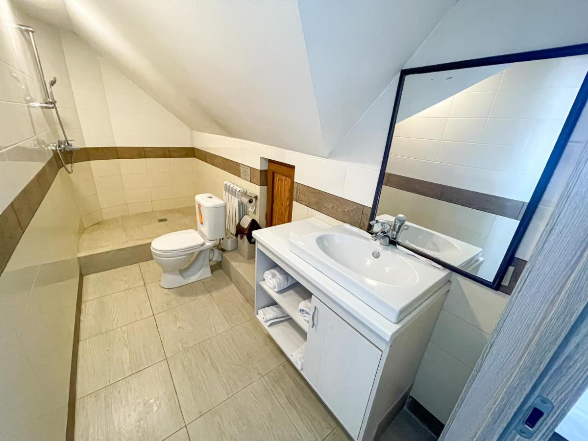 Resident Hotel Kaszkeleng Kültér fotó