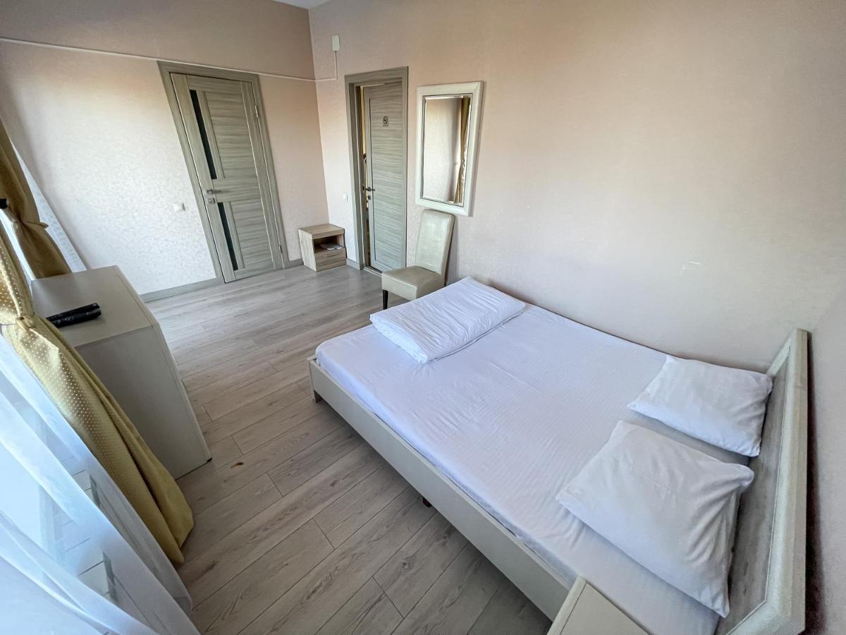 Resident Hotel Kaszkeleng Kültér fotó