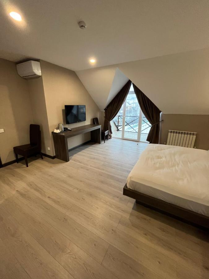 Resident Hotel Kaszkeleng Kültér fotó